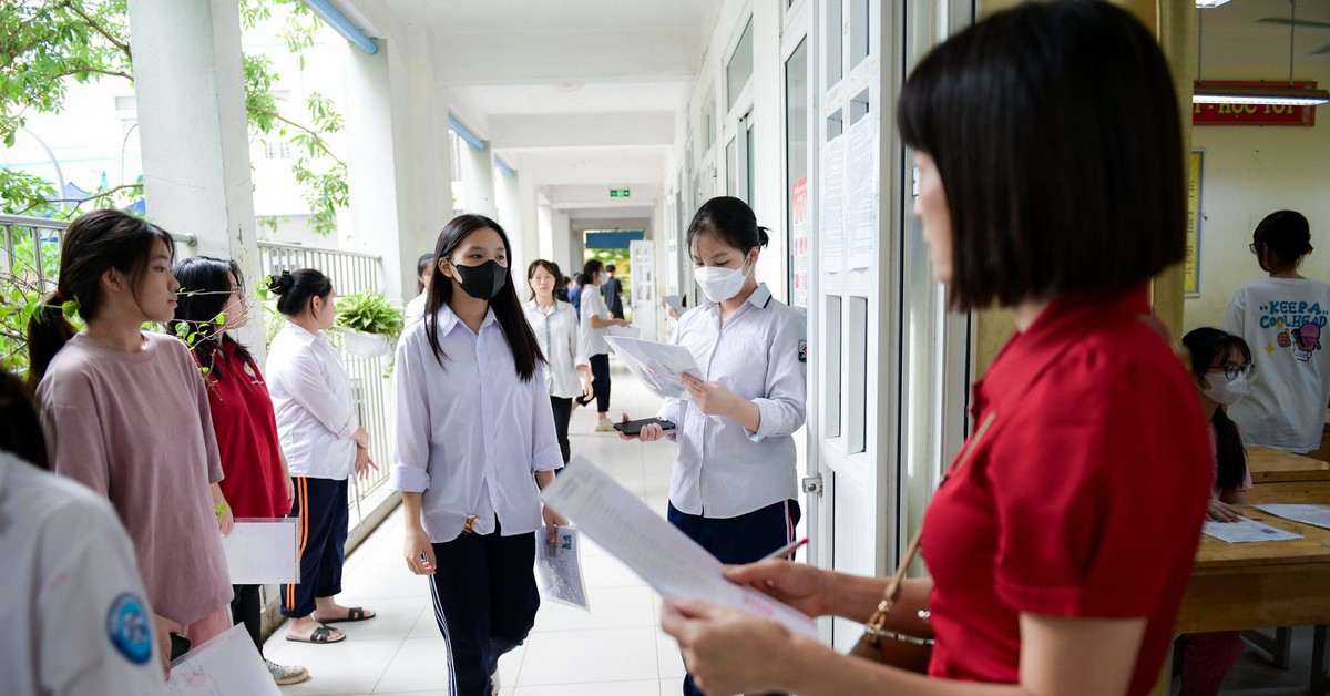 Los estudiantes de Hanoi se inscriben para el examen de ingreso al décimo grado el 18 de abril.