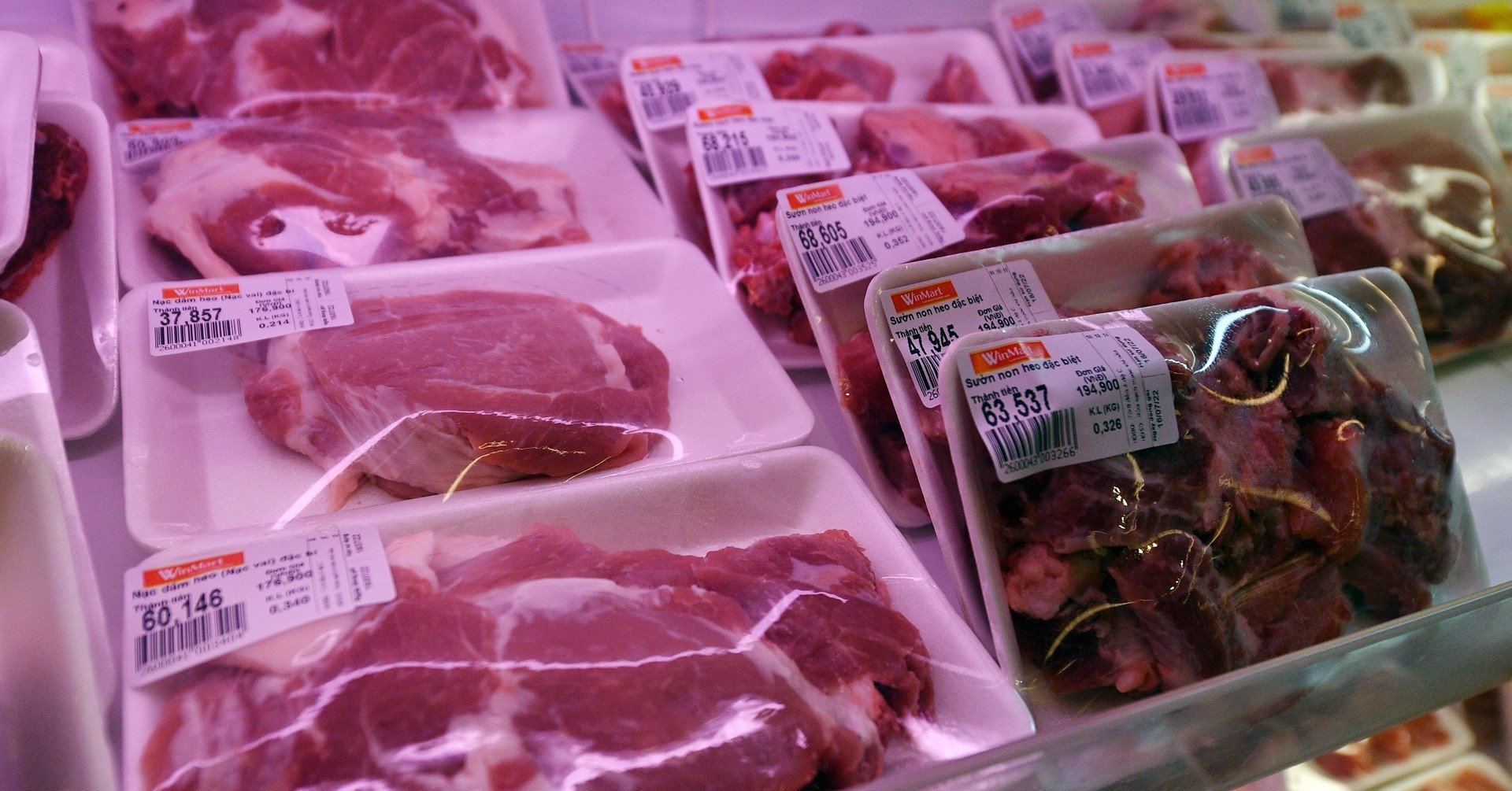 Pork is as expensive as beef, the special part for the rich is always 'sold out'