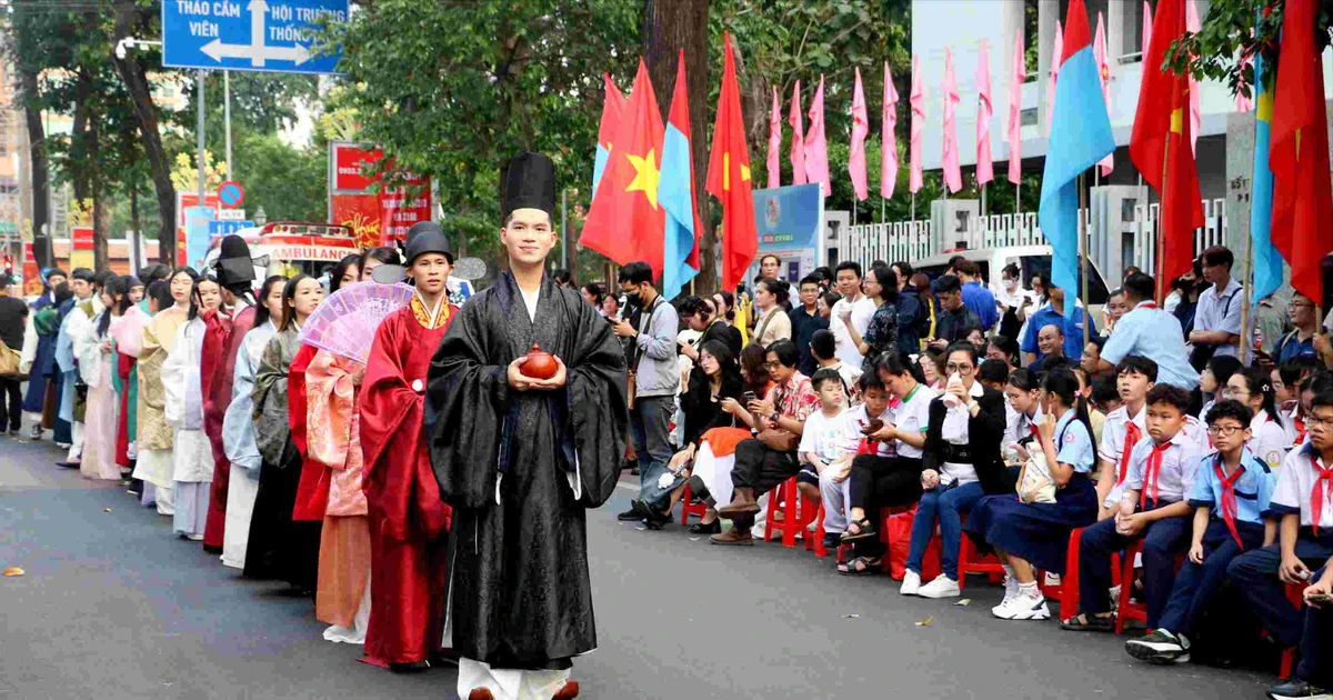 Höhepunkte der Aktivitäten beim vietnamesischen Kostümfestival „Grünes Haar und Ao Dai“