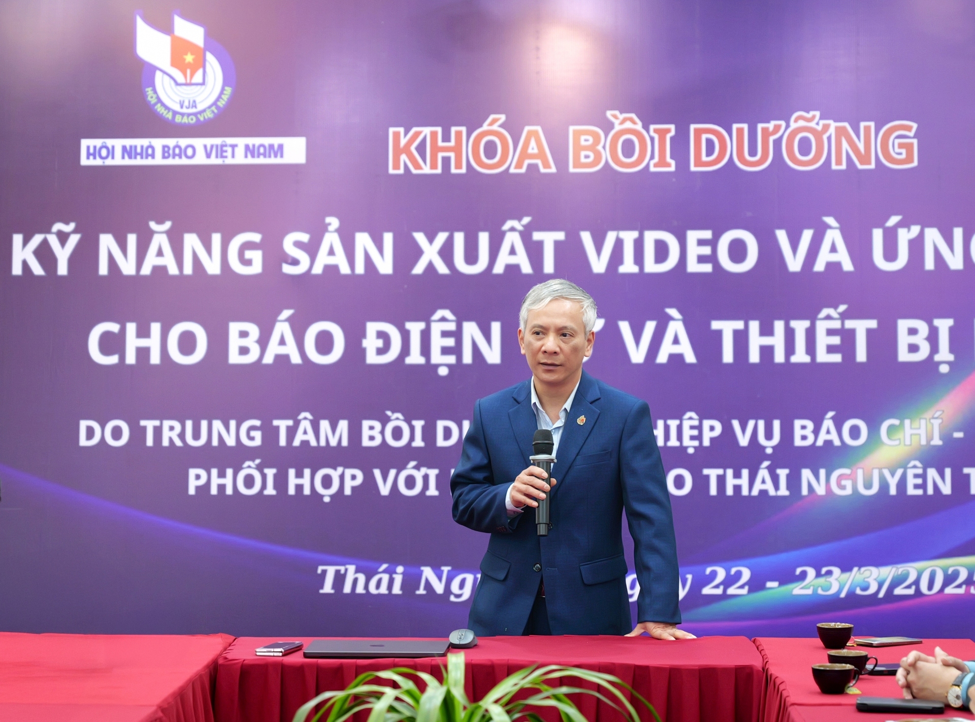 hon 50 hoi vien duoc boi duong ky nang san xuat video va ung dung ai cho bao dien tu tren thiet bi di dong hinh 1