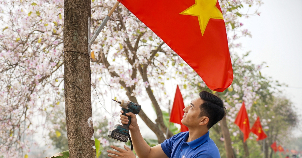 'Día de la Reunión': Jóvenes de Hanoi embellecen las calles