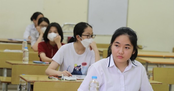 Notas de oro para la admisión al décimo grado en Hanoi