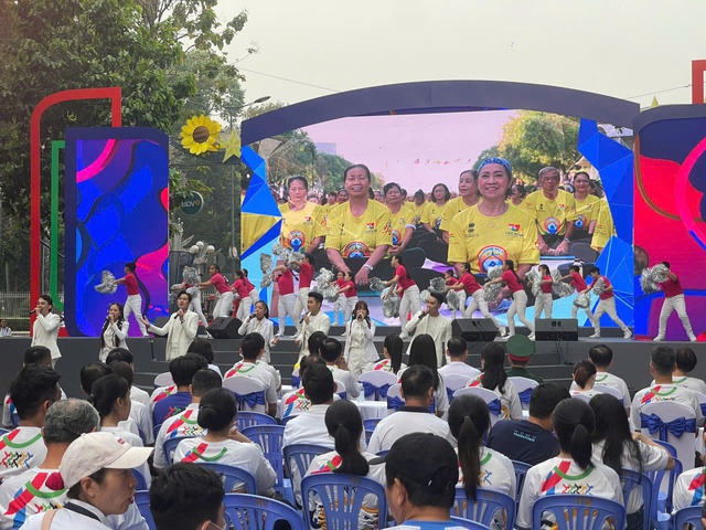 'Ngày chạy Olympic vì sức khỏe toàn dân 2025' quy tụ hàng nghìn người tham gia- Ảnh 6.