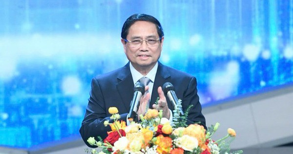 Stolze und ermutigende Rede von Premierminister Pham Minh Chinh an herausragende junge vietnamesische Gesichter