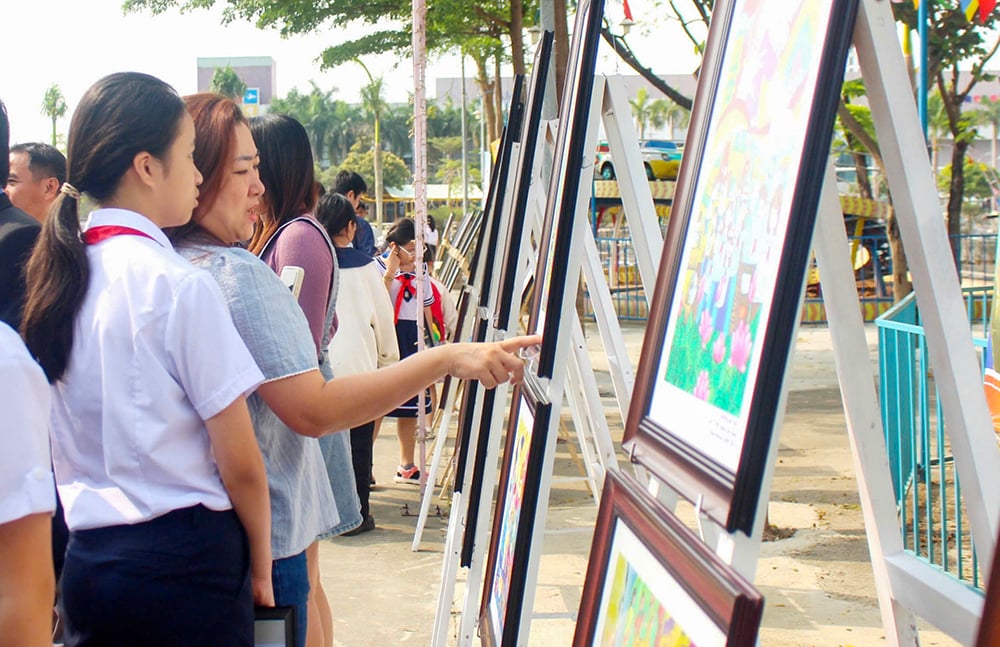 Triển lãm tranh thiếu nhi “Đà Nẵng trong tim em”