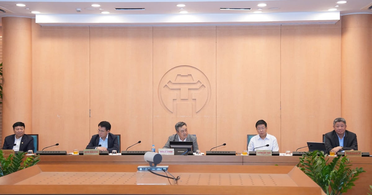 Hanoi City People's Committee considers the contents to be submitted to the City People's Council meeting