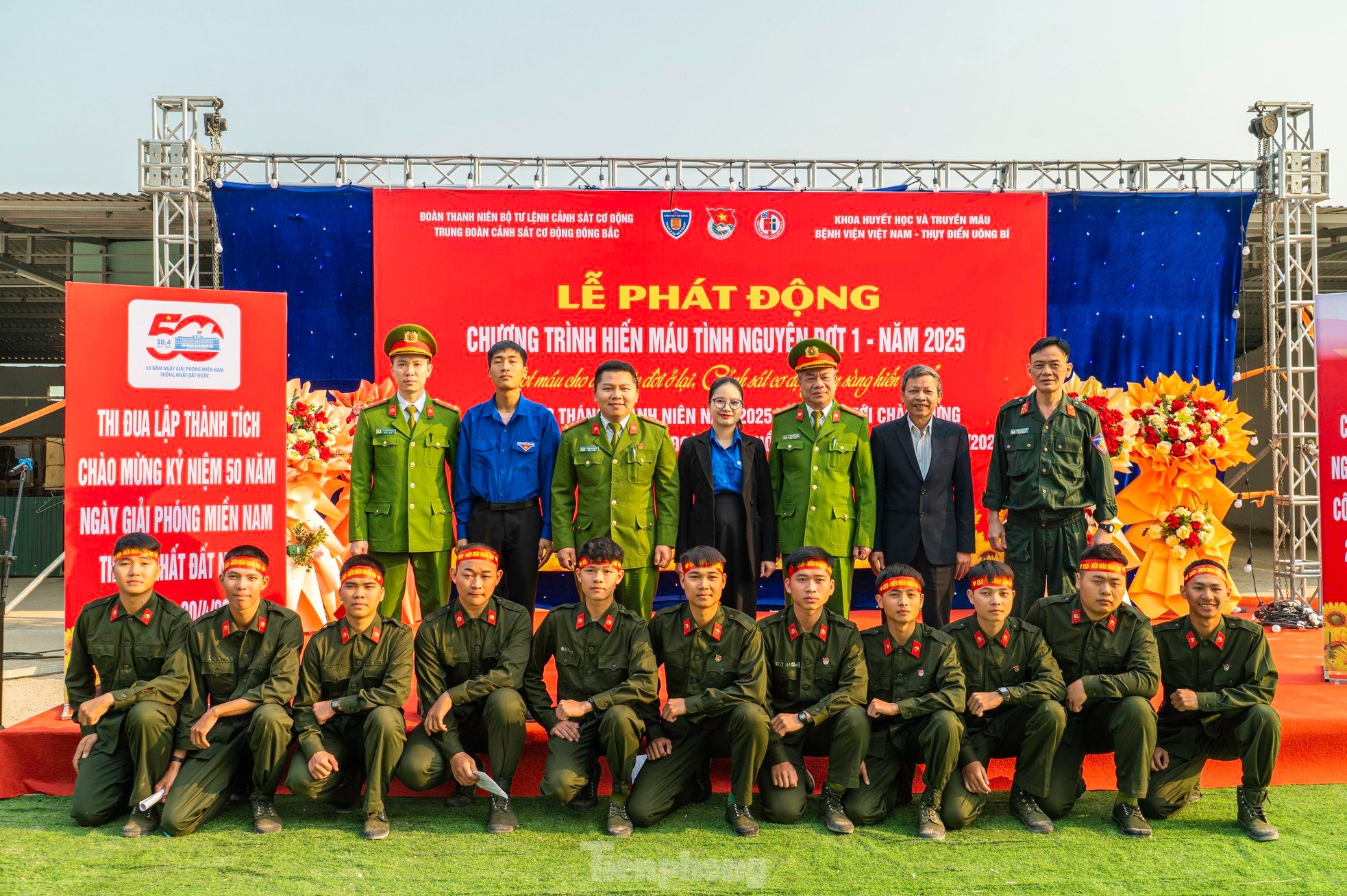 Đoàn viên, thanh niên Trung đoàn CSCĐ Đông Bắc hiến máu tình nguyện ảnh 6