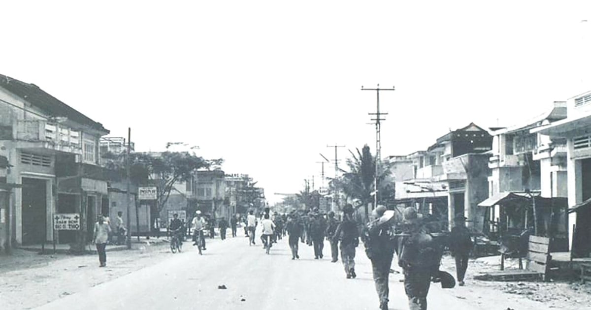 Celebrating the complete liberation of Quang Nam and Quang Ngai provinces