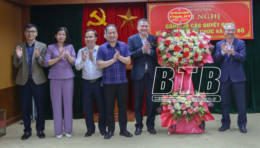 Thai Binh Newspaper setzt Entscheidungen zur Organisation und Personalarbeit um