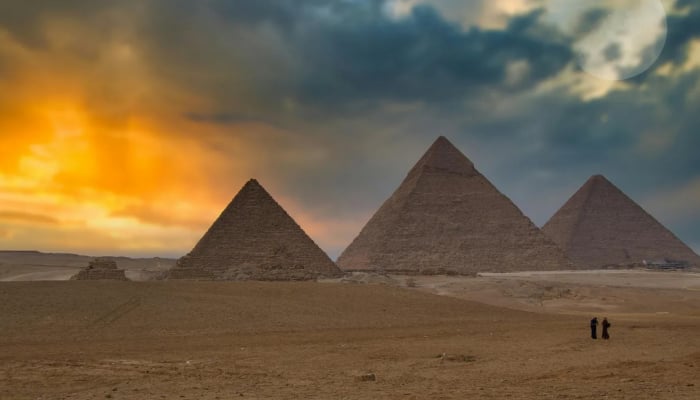 Polémica por el descubrimiento de una gran ciudad bajo una pirámide en Egipto