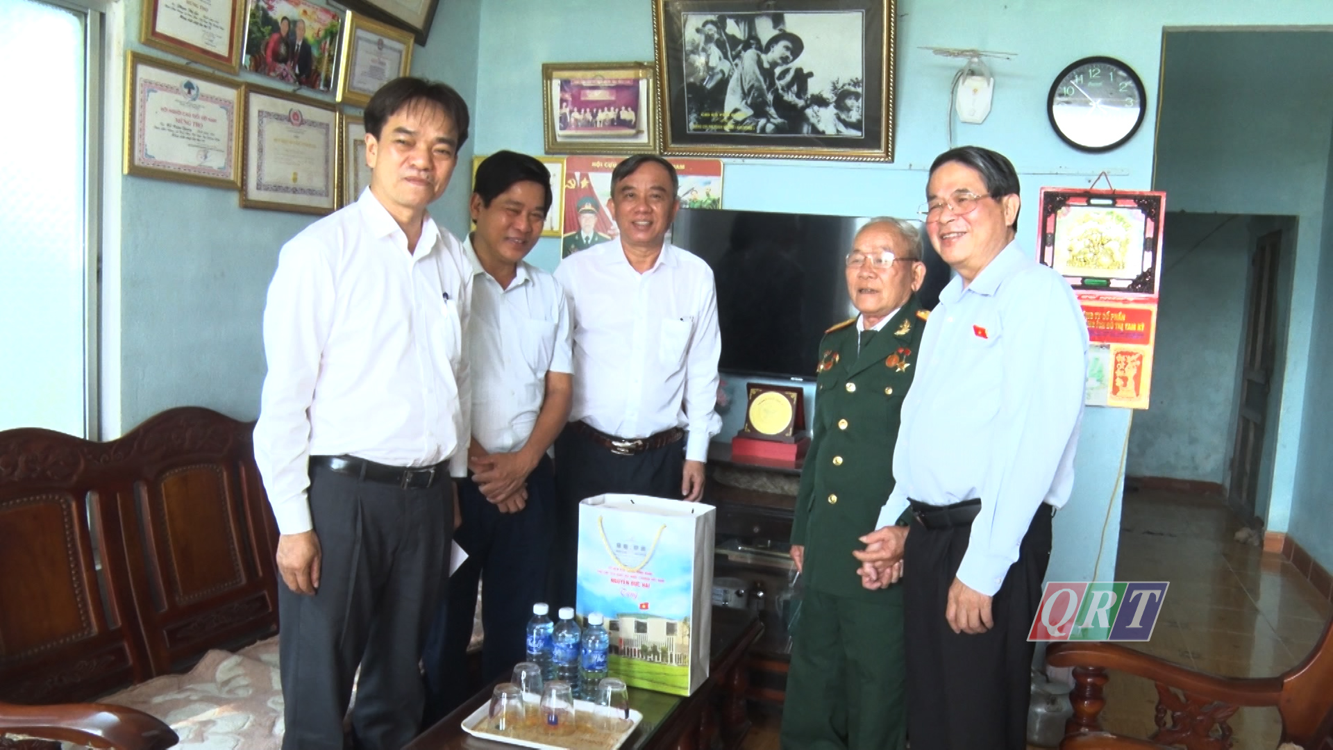 Vice Chairman of the National Assembly Nguyen Duc Hai visits policy beneficiaries in Tam Ky