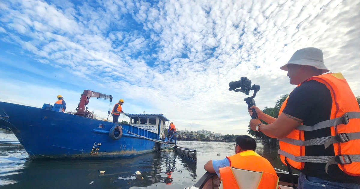 Documentary Overcoming the Waves: A Slice of the City of 50 Flower Seasons