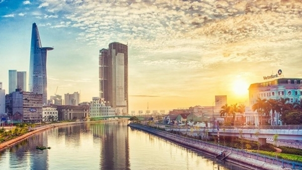 El norte es soleado y cálido, la temperatura sube por encima de los 29 grados, el sur es caluroso.