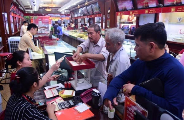 El precio del oro cayó bruscamente hoy, pero aumentará considerablemente en los próximos días.