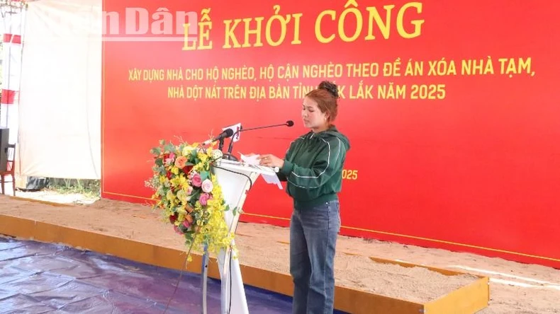 Công an tỉnh Đắk Lắk quyết tâm hoàn thành việc xóa nhà tạm, nhà dột nát cho hộ nghèo trước ngày 15/8 ảnh 5
