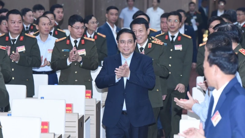 [Photo] Le Premier ministre Pham Minh Chinh assiste à une conférence sur la garantie de la sécurité et de l'ordre dans le Nord-Ouest et les régions environnantes