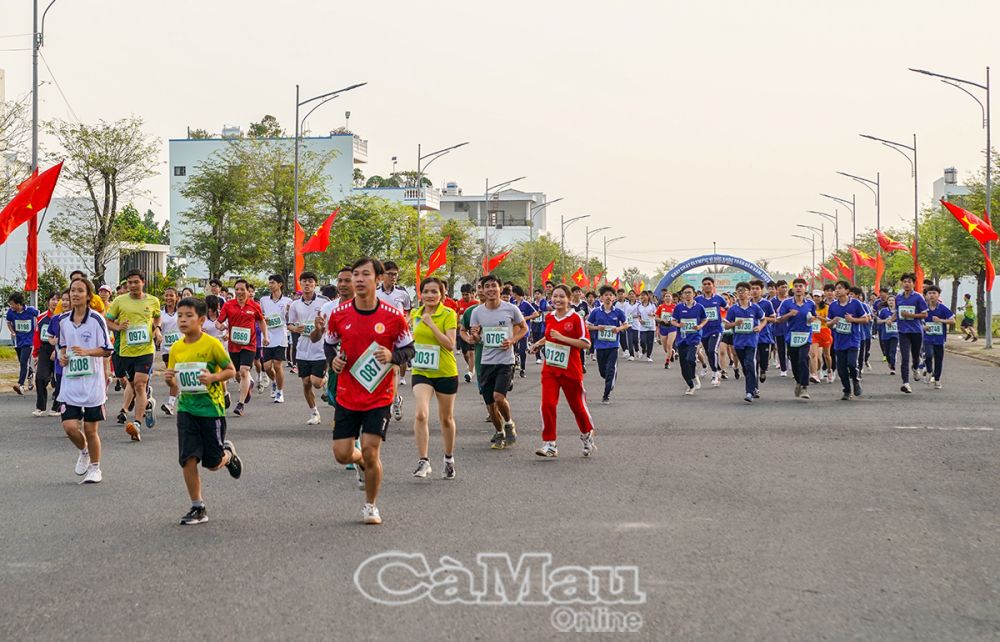 Sở VHTTDL tỉnh Cà Mau tổ chức Ngày chạy Olympic vì sức khoẻ toàn dân năm 2025 - Ảnh 5.