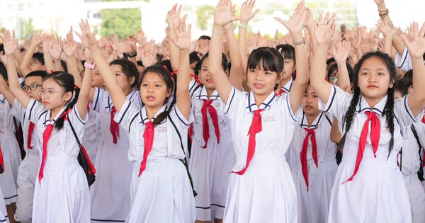 Festival 'Healthy Children - Stepping Up to the Union' in Binh Dinh