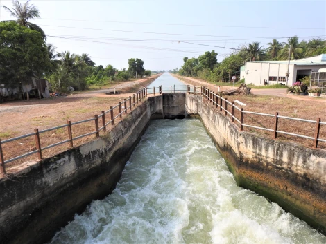 En esta época seca, las zonas irrigadas del proyecto de riego no carecen de agua.