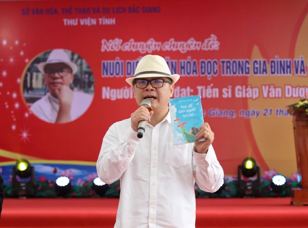 Bac Giang Provincial Library organizes a talk on "Nurturing reading culture in families and schools" - News details