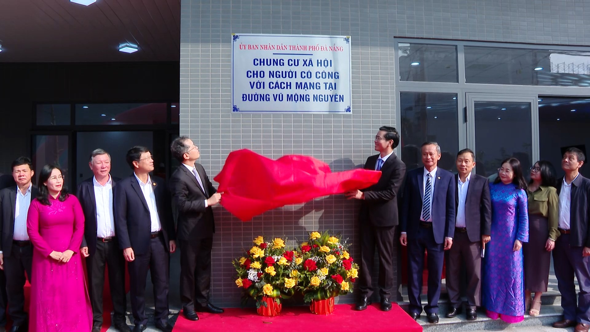 Da Nang puts up signs for social housing projects for people with revolutionary contributions