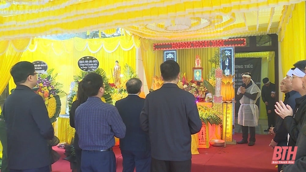 Provincial leaders visited comrade Pham Minh Doan, former Deputy Secretary of the Provincial Party Committee, former Chairman of the People's Committee of Thanh Hoa province.