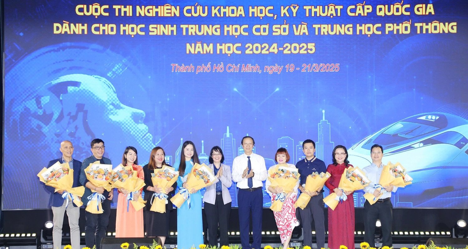 iSMART Education đồng hành thế hệ trẻ Việt Nam trong kỷ nguyên AI