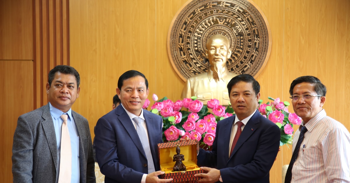 Quang Nam y Battambang promueven la cooperación en campos potenciales de turismo, agricultura, industria y comercio.