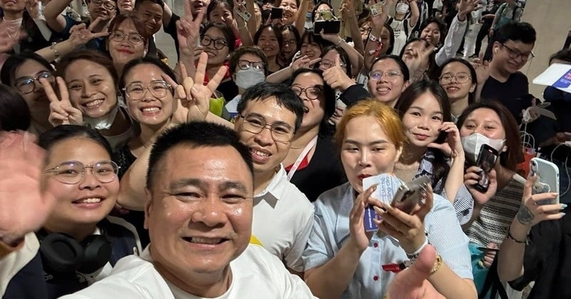 Tu Long a révélé un vol mémorable à 4 heures du matin, Quoc Thien a réprimé une grande douleur pour chanter