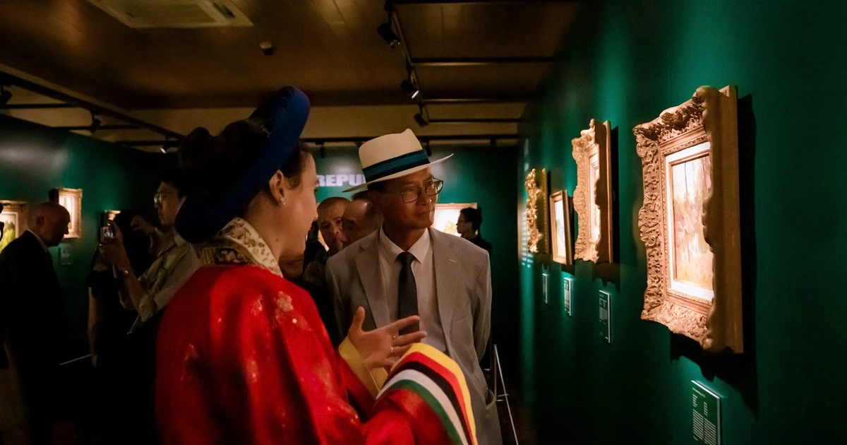 Impresiones de las pinturas del rey Ham Nghi presentadas por primera vez en la Ciudad Imperial de Hue