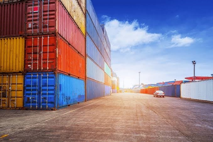 Algerian company invites bids for 2136 containers