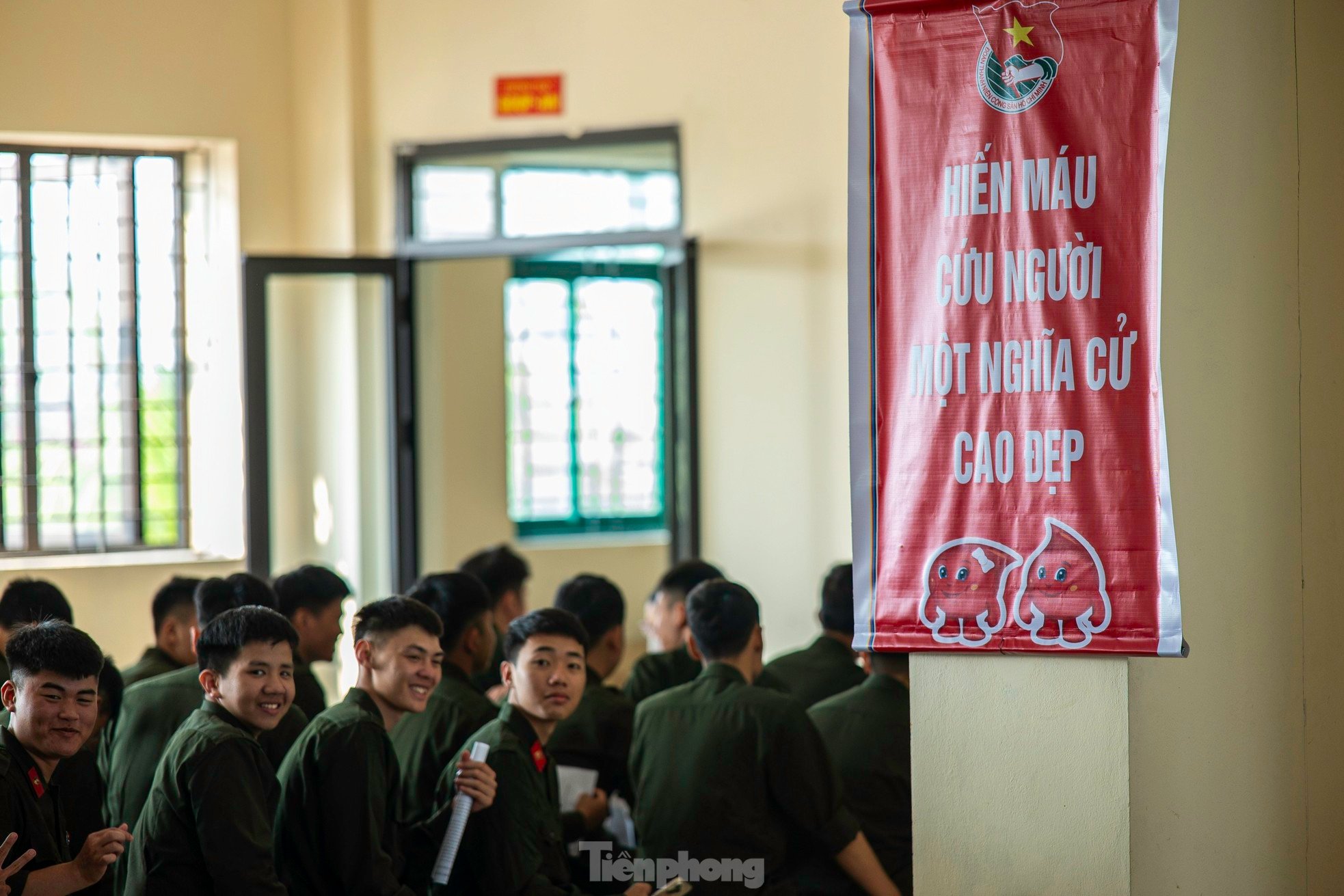 Đoàn viên, thanh niên Trung đoàn CSCĐ Đông Bắc hiến máu tình nguyện ảnh 16