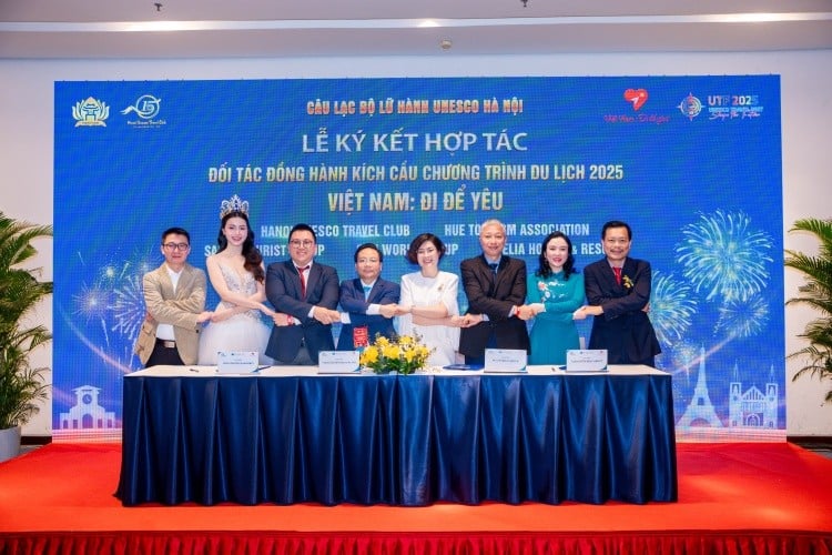 Sun World accompanies UNESCO Hanoi Travel Club on the journey 'Vietnam - go to love'