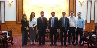 El vicepresidente permanente del Comité Popular de la Ciudad, Nguyen Thanh Binh, recibió al cónsul general de Corea en Da Nang.