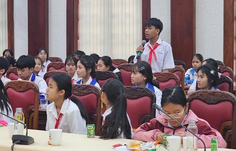 Gia Lai: Đại biểu Hội đồng nhân dân tỉnh tiếp xúc, đối thoại với thiếu nhi ảnh 4