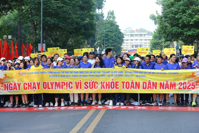 Hàng nghìn người dân TP HCM tham gia Ngày chạy Olympic - Ảnh 4.