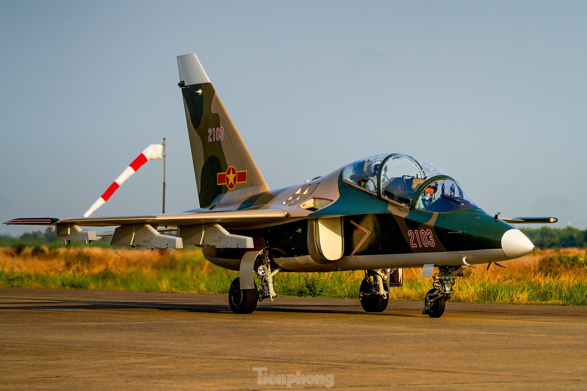 Yak-130飛行隊の離陸写真4