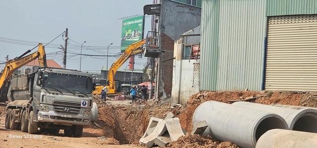 Bild des „superdünnen“ Goldladens in Binh Duong, der blockiert wird, Foto 10