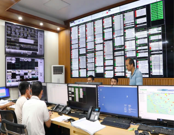 El Centro de Control Remoto de 27 Compañías Eléctricas Afiliadas es responsable de monitorear y supervisar la situación del suministro eléctrico y controlar toda la red eléctrica en subestaciones de 110 kV.