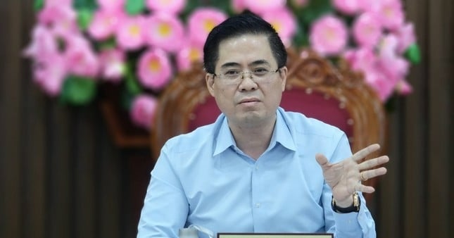 Quang Ngai Chairman requests to stop building new and upgrading district and commune headquarters