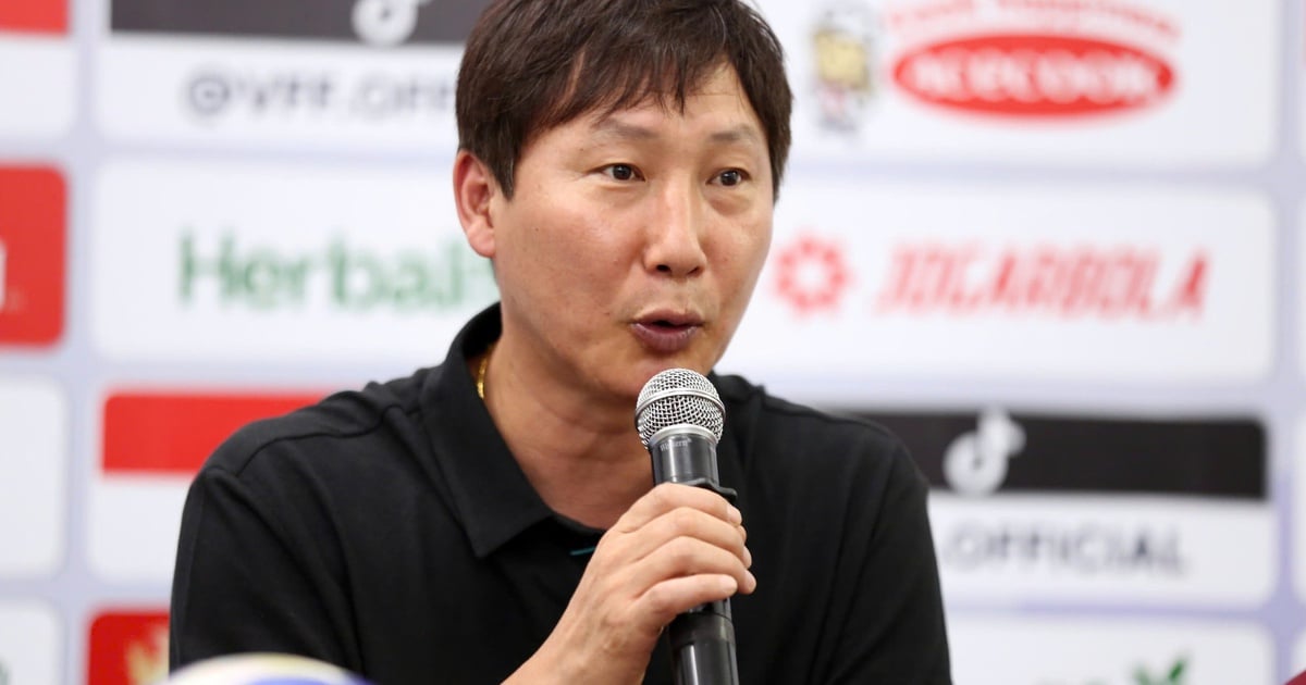 Coach Kim praised Van Vi and Minh Khoa, still regretful despite winning big against Laos