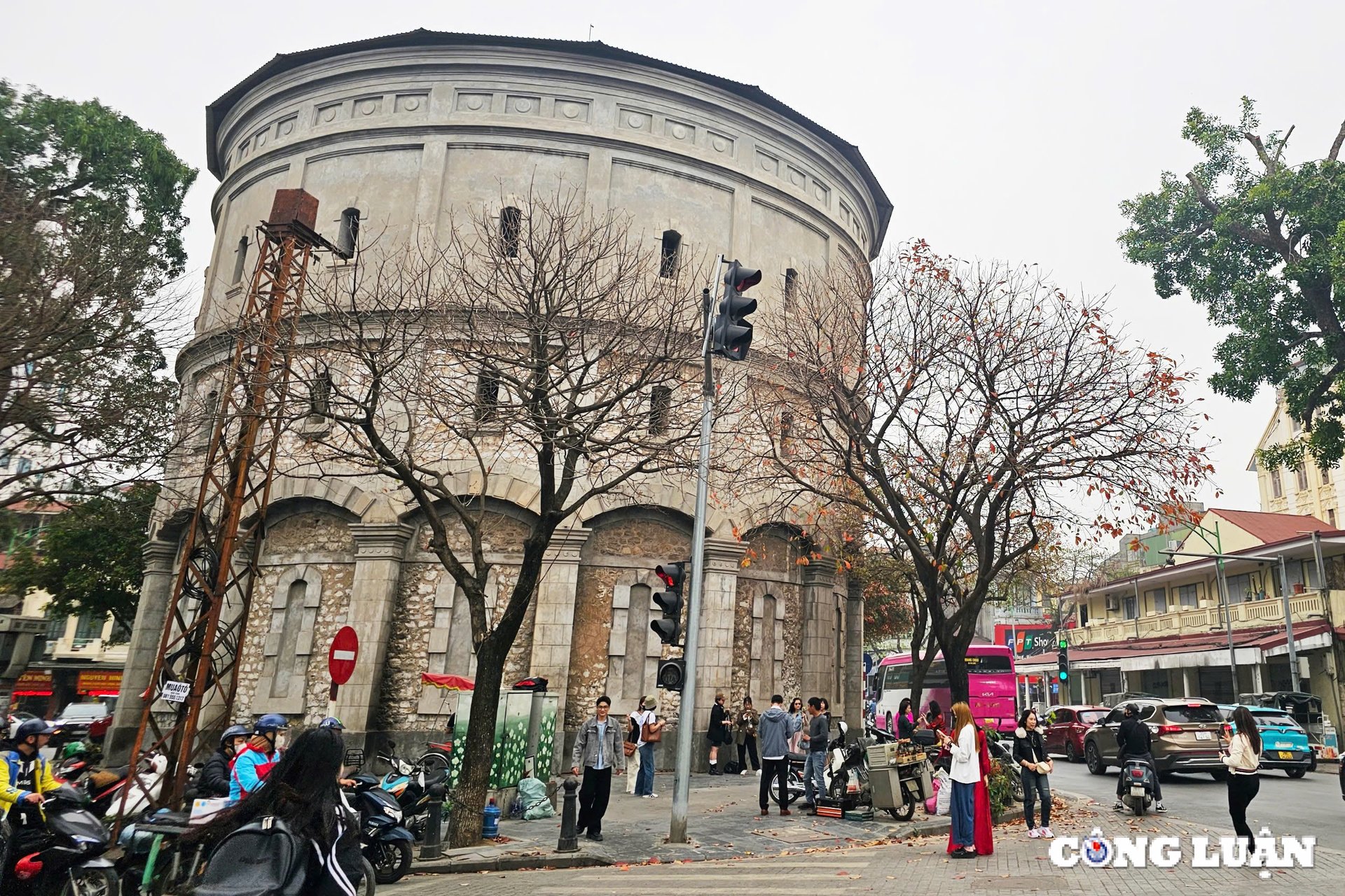 Hanoi romantisch und poetisch zur Zeit des Jahreszeitenwechsels Bild 8