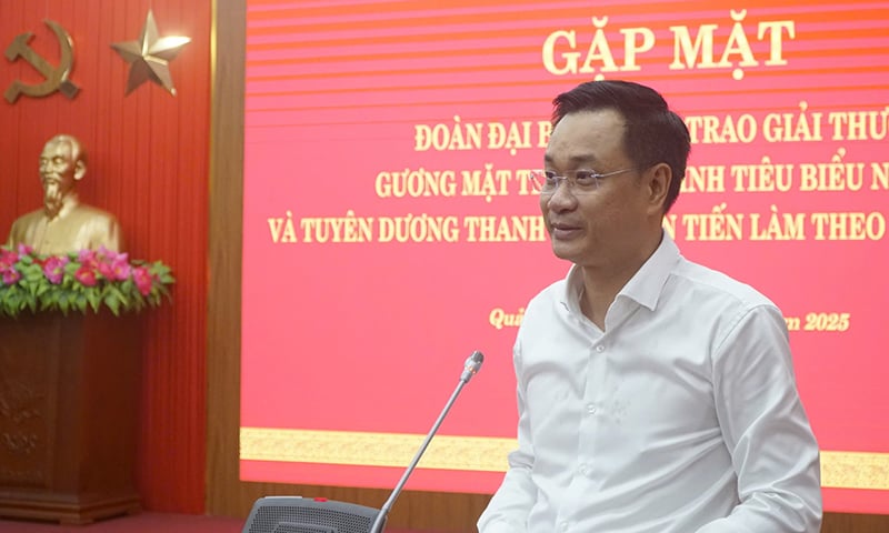 Der Provinzparteisekretär Le Ngoc Quang hielt bei dem Treffen eine Rede.