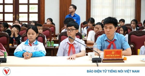 Gia Lai students worry about school violence, internet safety and homemade fireworks