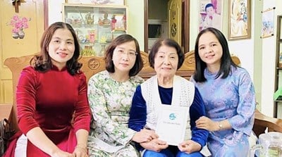 Tri ân các mẹ, các chị có công với quê hương, đất nước