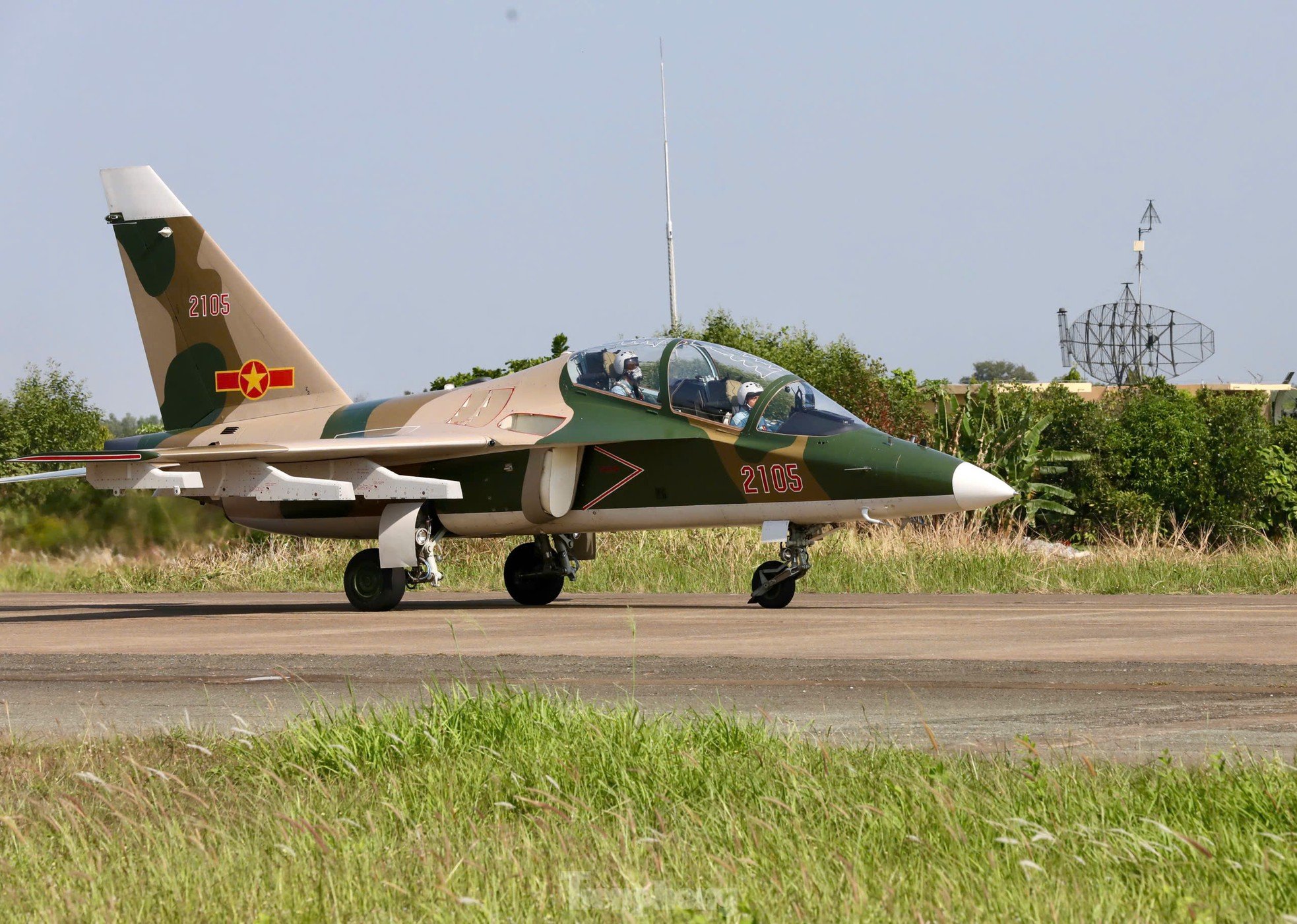 Yak-130飛行隊の離陸写真3