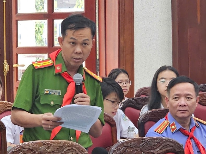 Gia Lai: Đại biểu Hội đồng nhân dân tỉnh tiếp xúc, đối thoại với thiếu nhi ảnh 3