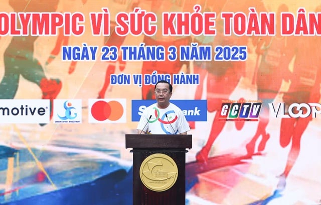 Hàng nghìn người dân TP HCM tham gia Ngày chạy Olympic - Ảnh 2.