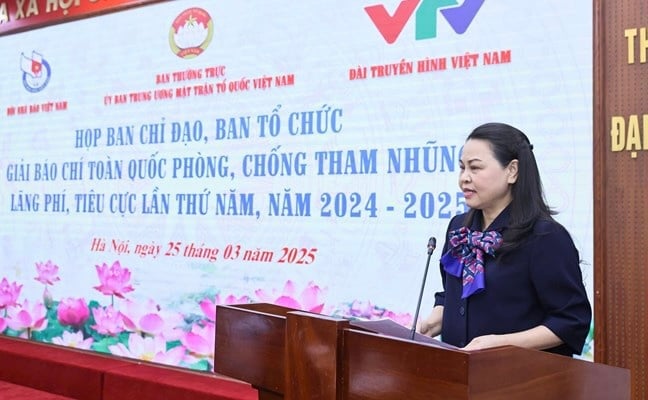 Phó Chủ tịch-Tổng Thư ký Ủy ban T.Ư Mặt trận Tổ quốc Việt Nam Nguyễn Thị Thu Hà phát biểu 