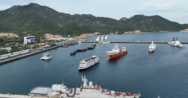 Quels types de navires le port international de Cam Ranh peut-il recevoir ?